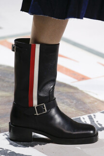 Details Christian Dior , Details Dior Fall 2018 Ready-to-Wear , Детали показа Кристиан Диор , Детали показа Диор осень зима 2018 , Fashion show , неделя моды в Париже , PFW , Мария Грация Кьюри , Mainstyles